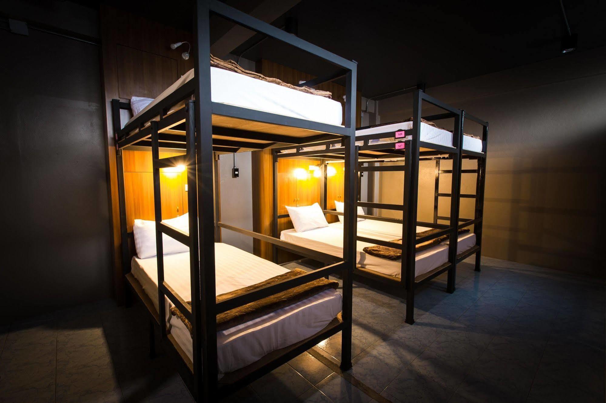 Hits Hostel Bangkok Buitenkant foto