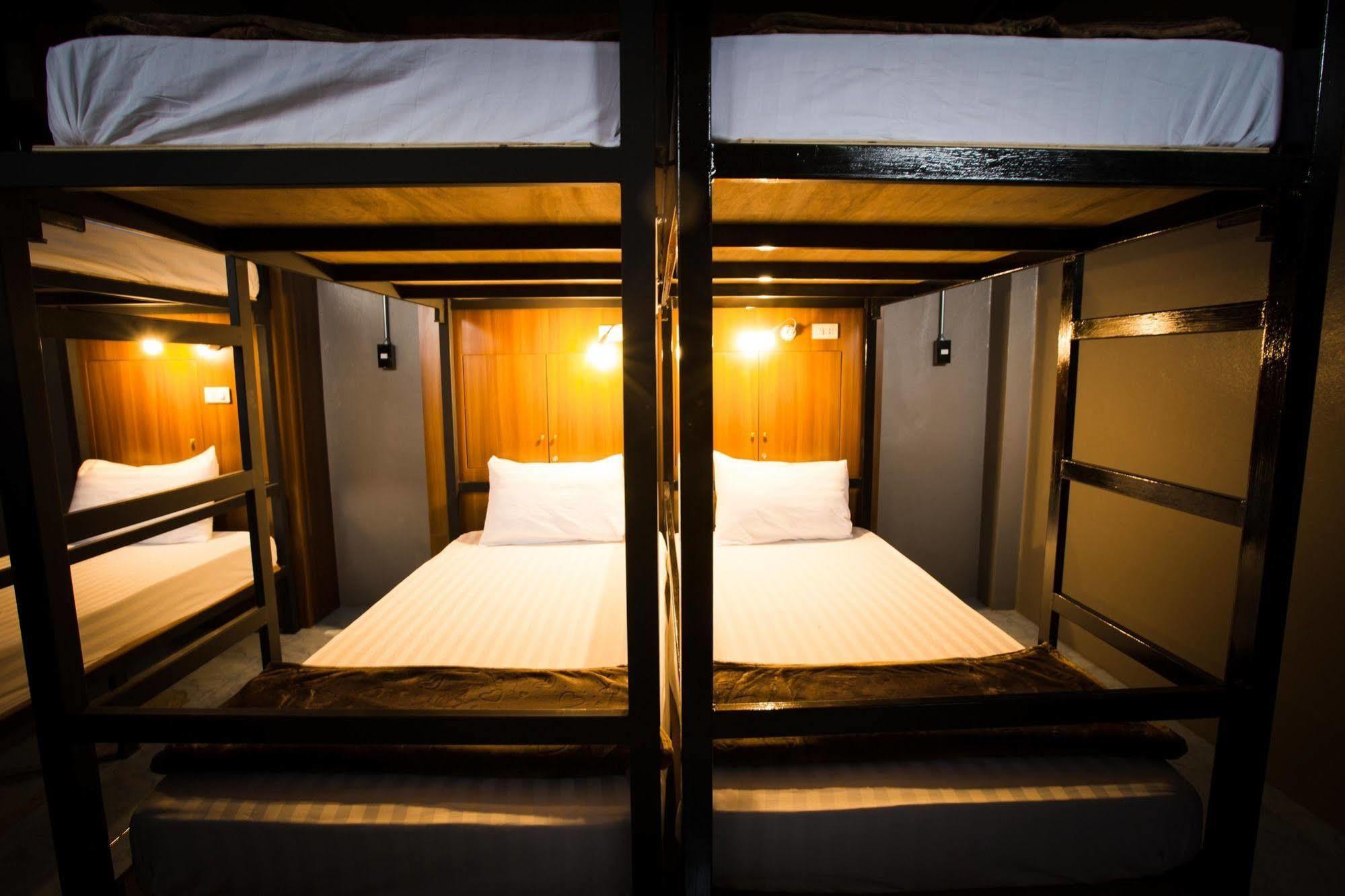 Hits Hostel Bangkok Buitenkant foto