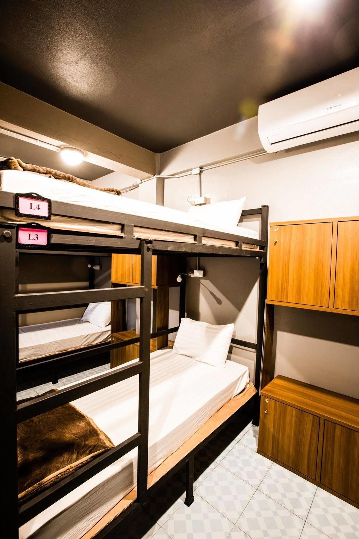 Hits Hostel Bangkok Buitenkant foto