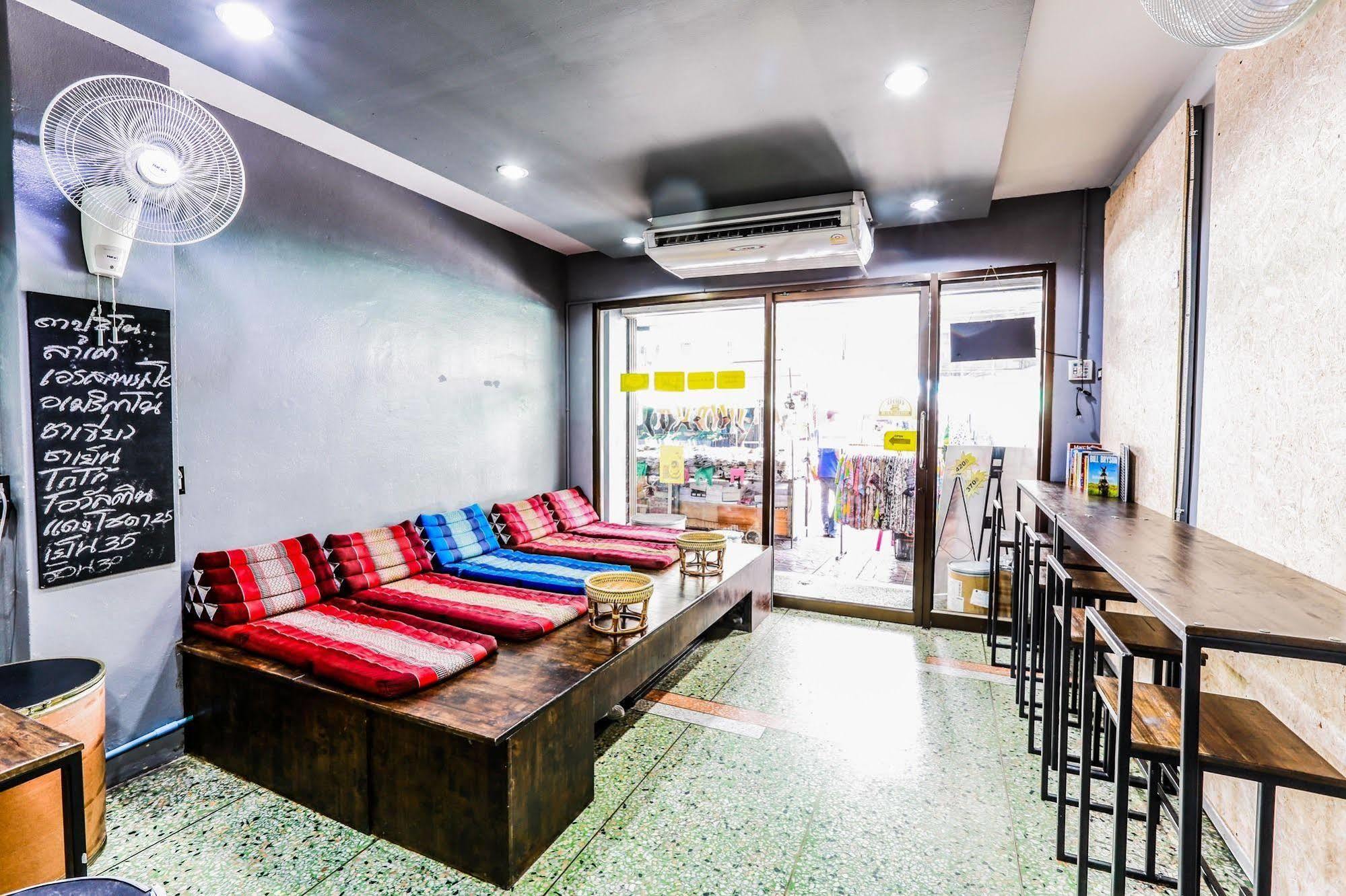 Hits Hostel Bangkok Buitenkant foto
