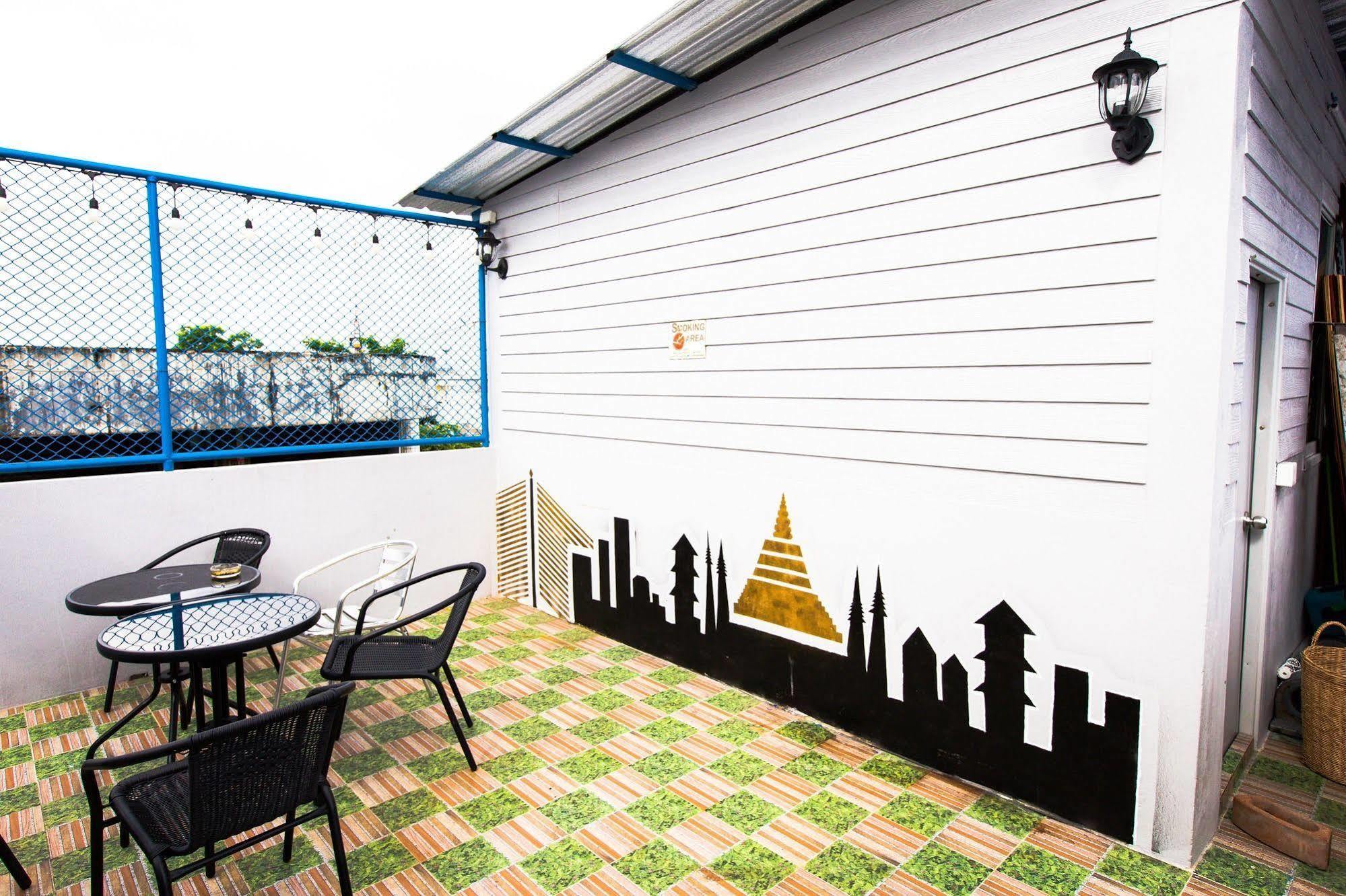 Hits Hostel Bangkok Buitenkant foto