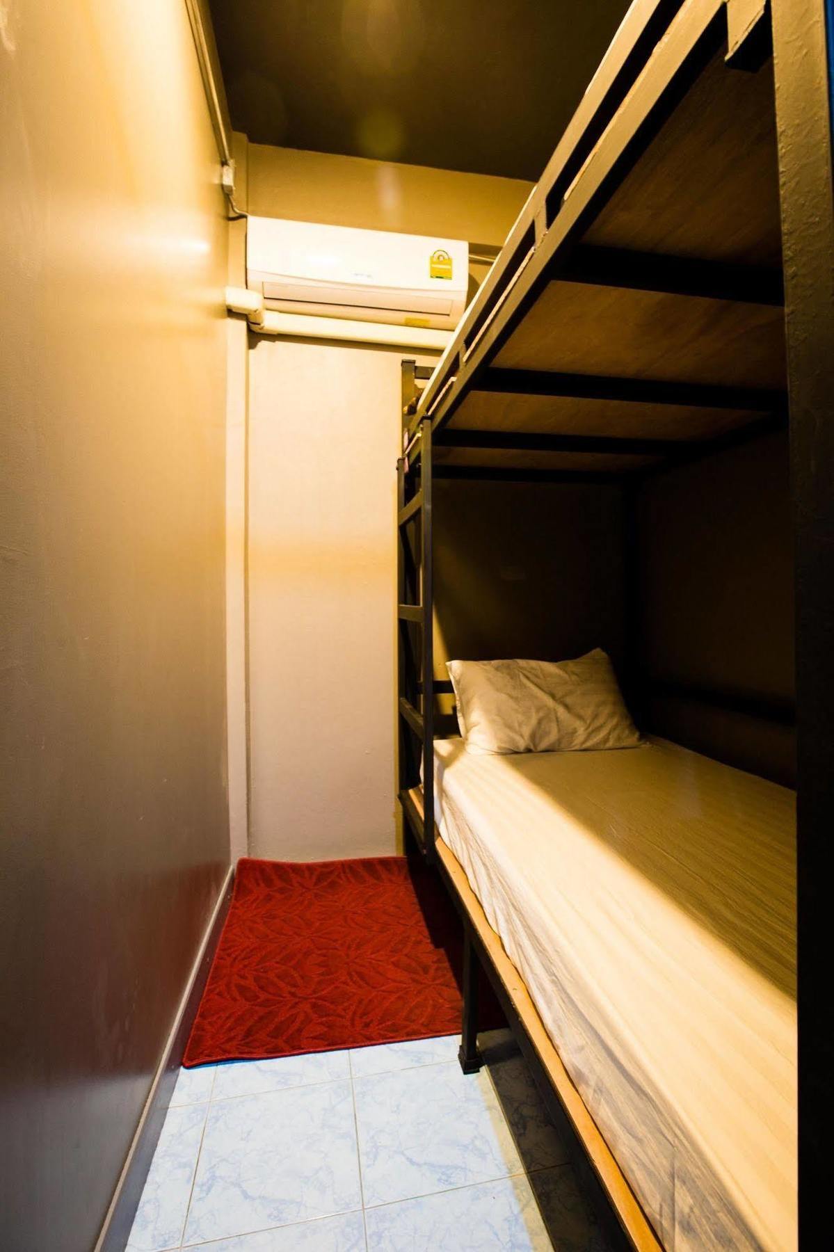 Hits Hostel Bangkok Buitenkant foto